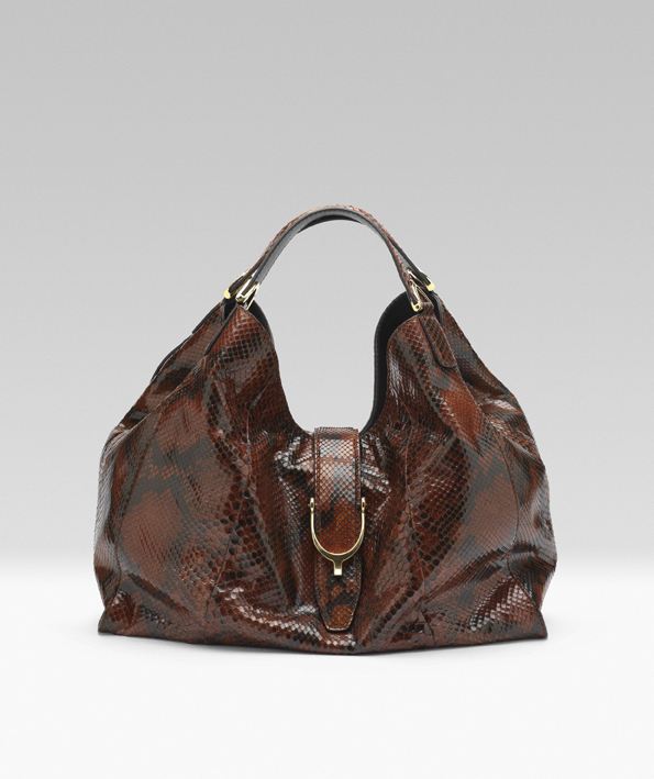 Soft Stirrup en python carmin
