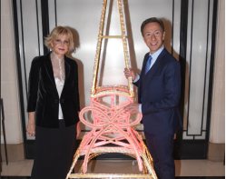 La 24ème édition des Sapins de Créateurs à l&rsquo;Hôtel Plaza Athénée – du 23 au 25 novembre 2019